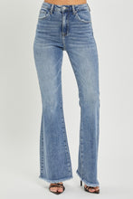 Cargar imagen en el visor de la galería, RISEN High Waist Raw Hem Flared Leg Blue Denim Jeans