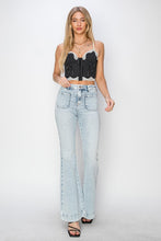 Загрузить изображение в средство просмотра галереи, Risen Patch Pocket Flared Leg Light Blue Washed Denim Jeans