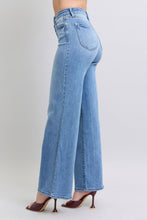 Ladda upp bild till gallerivisning, Judy Blue Wide Leg Medium Blue Washed Denim Jeans