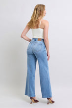 Ladda upp bild till gallerivisning, Judy Blue Wide Leg Medium Blue Washed Denim Jeans