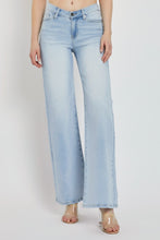Cargar imagen en el visor de la galería, RISEN Wide Leg V Dipped Front Waist Light Blue Denim Jeans