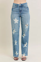 Cargar imagen en el visor de la galería, Judy Blue Destroyed Magic Star Shaped Straight Leg Jeans