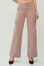 Cargar imagen en el visor de la galería, RISEN Mauve High Rise Wide Leg Cargo Jeans