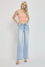 Cargar imagen en el visor de la galería, RISEN Wide Leg V Dipped Front Waist Light Blue Denim Jeans