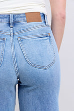 Ladda upp bild till gallerivisning, Judy Blue Wide Leg Medium Blue Washed Denim Jeans