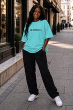 Carregar imagem no visualizador da galeria, The Official Mommiana T-Shirt