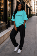Carregar imagem no visualizador da galeria, The Official Mommiana T-Shirt