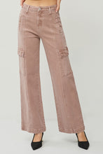 Cargar imagen en el visor de la galería, RISEN Mauve High Rise Wide Leg Denim Cargo Jeans