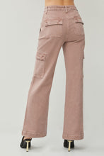 Cargar imagen en el visor de la galería, RISEN Mauve High Rise Wide Leg Denim Cargo Jeans