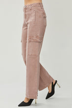 Cargar imagen en el visor de la galería, RISEN Mauve High Rise Wide Leg Denim Cargo Jeans
