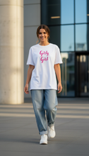 Carregar imagem no visualizador da galeria, Playful Girly Girl T-Shirt