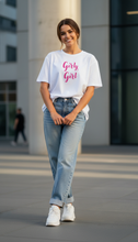 Carregar imagem no visualizador da galeria, Playful Girly Girl T-Shirt