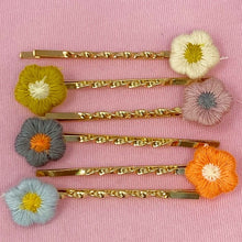 Загрузить изображение в средство просмотра галереи, Ellison and Young Floral Dream Bobby Pin Set
