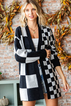 Carica l&#39;immagine nel visualizzatore di Gallery, First Love Checkered Open Front Long Sleeve Cardigan
