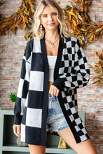 Carregar imagem no visualizador da galeria, First Love Checkered Open Front Long Sleeve Cardigan
