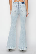 Ladda upp bild till gallerivisning, Risen Patch Pocket Flared Leg Light Blue Washed Denim Jeans
