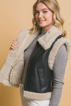 Carregar imagem no visualizador da galeria, Love Tree Sherpa Zip Up Vest with Pockets
