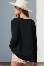 Carregar imagem no visualizador da galeria, Double Take Solid Color Notched Thumbhole Long Sleeve Top
