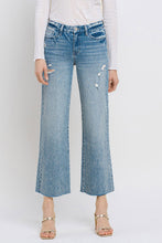 Cargar imagen en el visor de la galería, Vervet by Flying Monkey Mid Rise Cropped Wide Leg Jeans
