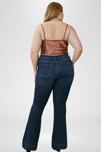 Cargar imagen en el visor de la galería, KanCan Plus High Waisted Flared Leg Blue Denim Jeans
