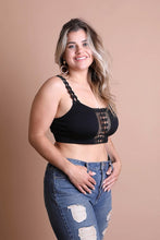 Cargar imagen en el visor de la galería, Boho Eye Lace Applique Bralette Plus Size
