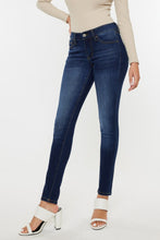 Carregar imagem no visualizador da galeria, Kancan Mid Rise Gradient Washed Blue Denim Skinny Jeans
