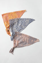 Load image into Gallery viewer, Leto Bohemian Floral Lace Headscarf
