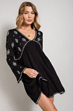 Carregar imagem no visualizador da galeria, Sweet Generis Black Bohemian Embroidered Mini Dress
