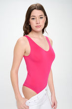 Carica l&#39;immagine nel visualizzatore di Gallery, Yelete V-Neck Basic Tank Top Thong Bodysuit
