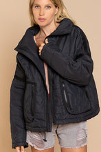 Cargar imagen en el visor de la galería, Quilted With Zipper Closure Jacket
