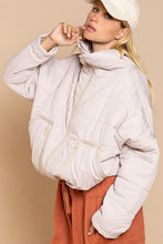 Cargar imagen en el visor de la galería, Quilted With Zipper Closure Jacket
