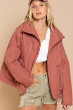 Cargar imagen en el visor de la galería, Quilted With Zipper Closure Jacket
