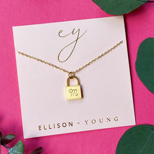 Carregar imagem no visualizador da galeria, Scripted Notes Locket Initial Necklace
