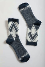 Cargar imagen en el visor de la galería, Faux Mohair Diamond Pattern Socks
