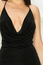 Carica l&#39;immagine nel visualizzatore di Gallery, Cowl Halter Neck Backless Mini Dress
