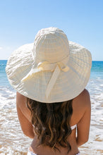 Cargar imagen en el visor de la galería, Ali&#39;s Corner Classic Wide Brim Bow Embellished Sunhat
