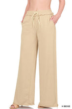 Carregar imagem no visualizador da galeria, French Terry Drawstring Waist Raw Edge Hem Pants
