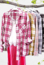 Carregar imagem no visualizador da galeria, La Miel Plaid Button Down Shirt
