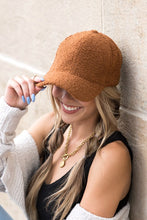 Carregar imagem no visualizador da galeria, Ali&#39;s Corner Boucle Sherpa Teddy Bear Knit Ball Cap
