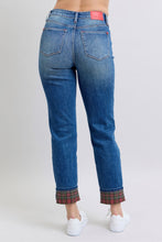 Cargar imagen en el visor de la galería, Judy Blue Plaid Cuffed Blue Denim Straight Leg Jeans
