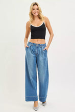 Carregar imagem no visualizador da galeria, RISEN Slouchy Wide Leg Jeans With Pleats
