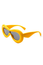 Load image into Gallery viewer, Oversize Retro Oval Modern Chic Fashion Sunglasses
