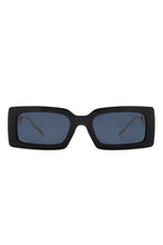 Carregar imagem no visualizador da galeria, Cramilo Eyewear Square Flat Top Chain Link Design Sunglasses
