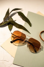 Carregar imagem no visualizador da galeria, Julia Rose Caramel High Quality Unisex Aviator Sunglasses
