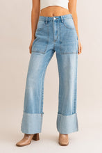 Carica l&#39;immagine nel visualizzatore di Gallery, High-Waisted Wide Leg Cuffed Jeans
