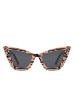 Load image into Gallery viewer, Cramilo Eyewear Square Retro Fashion Cat Eye Sunglasses
