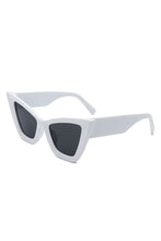 Load image into Gallery viewer, Cramilo Eyewear Square Retro Fashion Cat Eye Sunglasses
