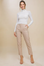 Carregar imagem no visualizador da galeria, Love Tree Solid Ribbed Knit Turtleneck Top
