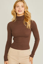 Carregar imagem no visualizador da galeria, Love Tree Solid Ribbed Knit Turtleneck Top
