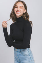 Carregar imagem no visualizador da galeria, Love Tree Solid Ribbed Knit Turtleneck Top
